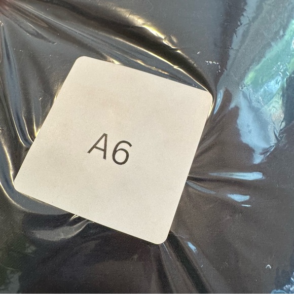 NWT Chicos Wide Legged Cropped Sailor Pants Juliet So Slimming 12 Black A6 - Picture 9 of 10